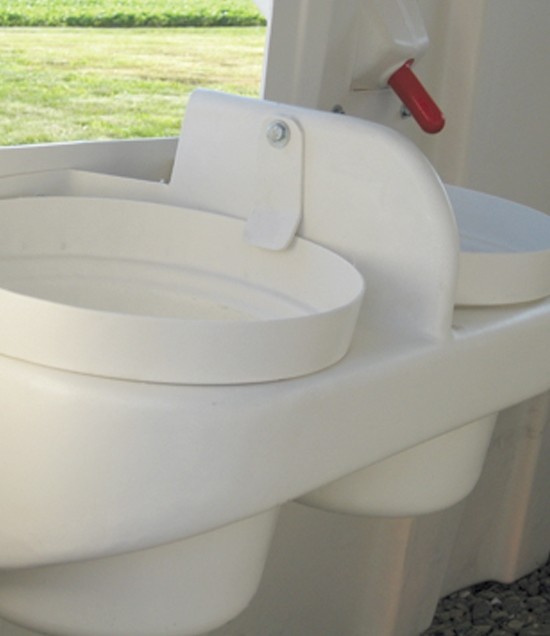 SLHutchBucketCloseup